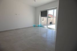 CRIKVENICA - PRIZEMLJE, NOVOGRADNJA, Crikvenica, Apartamento