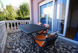 SELCE-APARTMANSKA KUĆA 2.RED DO MORA!, Crikvenica, Дом