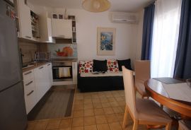 SELCE-APARTMANSKA KUĆA 2.RED DO MORA!, Crikvenica, Kuća