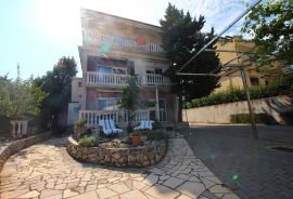 SELCE-APARTMANSKA KUĆA 2.RED DO MORA!, Crikvenica, House