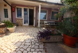 SELCE-APARTMANSKA KUĆA 2.RED DO MORA!, Crikvenica, Дом