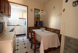 SELCE-APARTMANSKA KUĆA 2.RED DO MORA!, Crikvenica, Casa