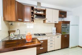 SELCE - ETAŽA KUĆE S POGLEDOM NA MORE, Crikvenica, Appartment