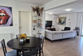 Istra, Poreč prekrasan stan 126m2 - odlična lokacija, Poreč, Appartement