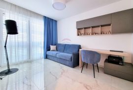 Rovinj - luksuzan stan 111m2 u modernoj novogradnji 200m od mora + vrt + garaža, Rovinj, Apartamento