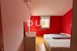 ISTRA, PULA Dvoetažni stan s garažnim parkirnim mjestom!, Pula, Appartment