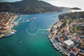 Prodaja, Korčula, Vela luka, luksuzni stanovi, prvi red do mora, Vela Luka, Flat