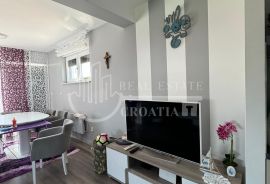 Prodaja, Diklo-Zadar, stan sa 2sp. sobe +2garažna parkirna mjesta, Zadar, Appartment