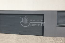 Prodaja, Diklo-Zadar, stan sa 2sp. sobe +2garažna parkirna mjesta, Zadar, Apartamento