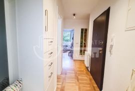 Prodaja, Maksimir, četverosoban stan sa vrtom i 2 PM, Zagreb, Appartment