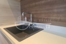 NAJAM, Srebrnjak, stan sa predivnim vrtom + dva garažna parkirna mjesta, Zagreb, Appartment