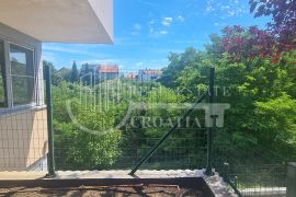 NAJAM, Srebrnjak, stan sa predivnim vrtom + dva garažna parkirna mjesta, Zagreb, Appartment