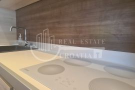 NAJAM, Srebrnjak, stan sa predivnim vrtom + dva garažna parkirna mjesta, Zagreb, Appartment