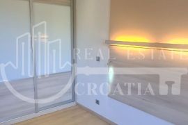 NAJAM, Srebrnjak, stan sa predivnim vrtom + dva garažna parkirna mjesta, Zagreb, Appartment