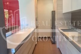 NAJAM, Srebrnjak, stan sa predivnim vrtom + dva garažna parkirna mjesta, Zagreb, Apartamento