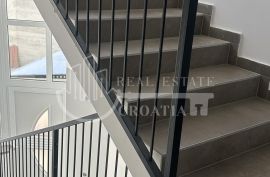 Prodaja, Žaborić, apartman sa pogledom na more i PM, Šibenik - Okolica, Appartment