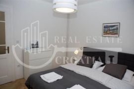 Prodaja, Maksimir, Štoosova, stan sa velikim poslovnim potencijalom, Zagreb, Flat