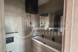 Prodaja, Murter, penthouse 262,5m2 sa 2 PM i spremištem, Tisno, Διαμέρισμα