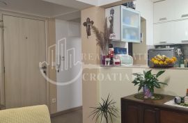 Prodaja, Ravnice, Kolonija kuća 258m2 sa okućnicom i garažom, Zagreb, Apartamento