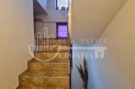 Prodaja, Ravnice, Kolonija kuća 258m2 sa okućnicom i garažom, Zagreb, Appartement