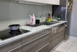 Prodaja Vrbani, četverosoban dvoetažni stan, tramvajska zona, Zagreb, Apartamento