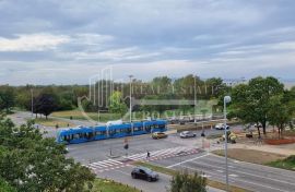 Prodaja Vrbani, četverosoban dvoetažni stan, tramvajska zona, Zagreb, Kвартира