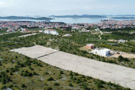 VODICE - Atraktivno građevinsko zemljište(potpuno uređeno), Vodice, Zemljište