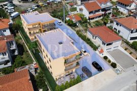 Izvrsna prilika, novogradnja u Trogiru, dvosoban stan u prizemlju!!, Trogir, Apartamento