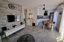 Prava prilika, luksuzan dvosobni stan u Trogiru!!!, Trogir, Appartement