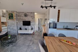 Prava prilika, luksuzan dvosobni stan u Trogiru!!!, Trogir, Appartement