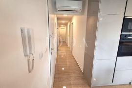 Apartman s bazenom na prestižnoj lokaciji!, Malinska-Dubašnica, Appartamento