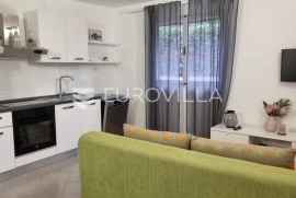 Otok Čiovo, Slatine - apartmanska kuća blizu mora, Split - Okolica, House