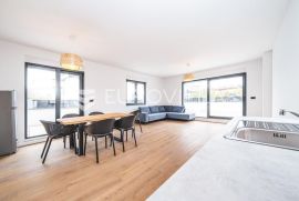 Zagreb, Rudeš, peterosobni stan NKP 140 m2, PRVI NAJAM, Zagreb, Flat