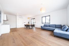 Zagreb, Rudeš, peterosobni stan NKP 140 m2, PRVI NAJAM, Zagreb, Flat