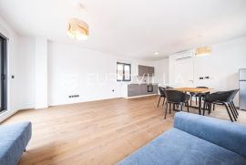 Zagreb, Rudeš, peterosobni stan NKP 140 m2, PRVI NAJAM, Zagreb, Apartamento