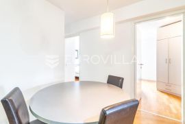 Zagreb, Martinovka, uređen trosoban stan s garažom 96 m2, Zagreb, Flat