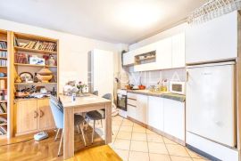 Zagreb, Kajzerica, dvoetažan trosoban stan, NKP 64 m2, Zagreb, Flat