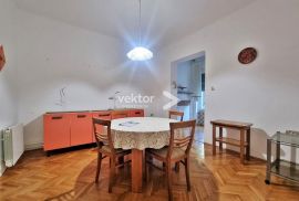 Bulevard, etaža vile s okućnicom i garažom, Rijeka, Apartamento