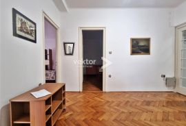 Bulevard, etaža vile s okućnicom i garažom, Rijeka, Apartamento