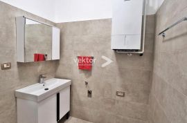 Bulevard, etaža vile s okućnicom i garažom, Rijeka, Apartamento