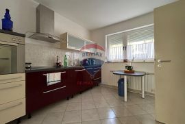 KUĆA, PRODAJA, ZABOK, CENTAR, 220 m2, Zabok, Famiglia