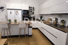 RIJEKA, CENTAR - odličan 5S+DB stan u strogom centru grada, Rijeka, Apartamento