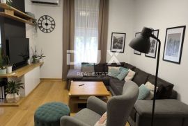 RIJEKA, CENTAR - odličan 5S+DB stan u strogom centru grada, Rijeka, Apartamento