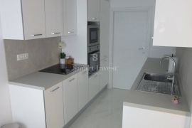 OPATIJA, stan 2S+DB s garažom za najam, Opatija, Apartamento