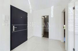 Crikvenica - stan s balkonom i pogledom na more, Crikvenica, Apartamento