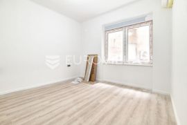 Zagreb, Petrova, atraktivan trosoban stan NKP 81 m2, Zagreb, Flat