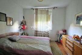 Donja Vežica, uredan 2-soban stan u peterokatnici, Rijeka, Flat