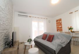 Pula, Veli Vrh- moderan stan 62m2 u prizemlju, Pula, Apartamento