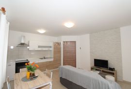 Pula, Veli Vrh- moderan stan 62m2 u prizemlju, Pula, Flat