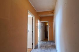 Rijeka, Centar - 2S klasičan stan za adaptaciju, Rijeka, Appartement